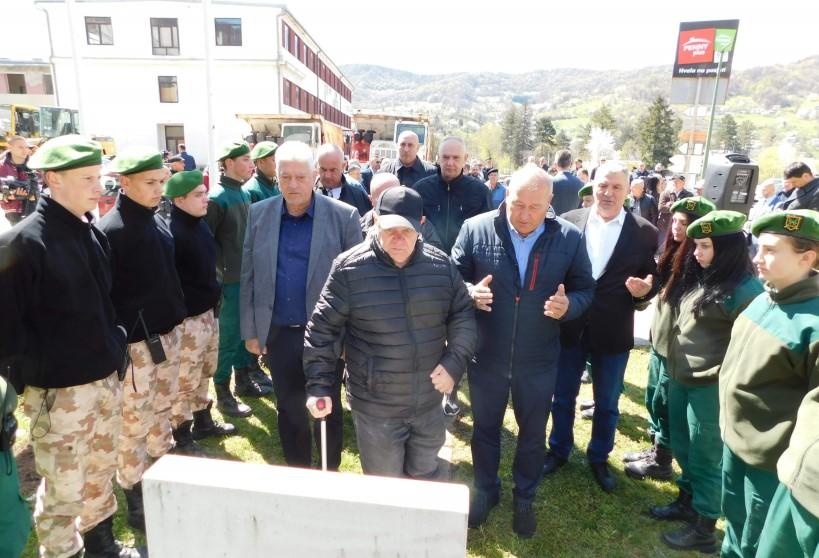 Prisutni na manifestaciji - Avaz