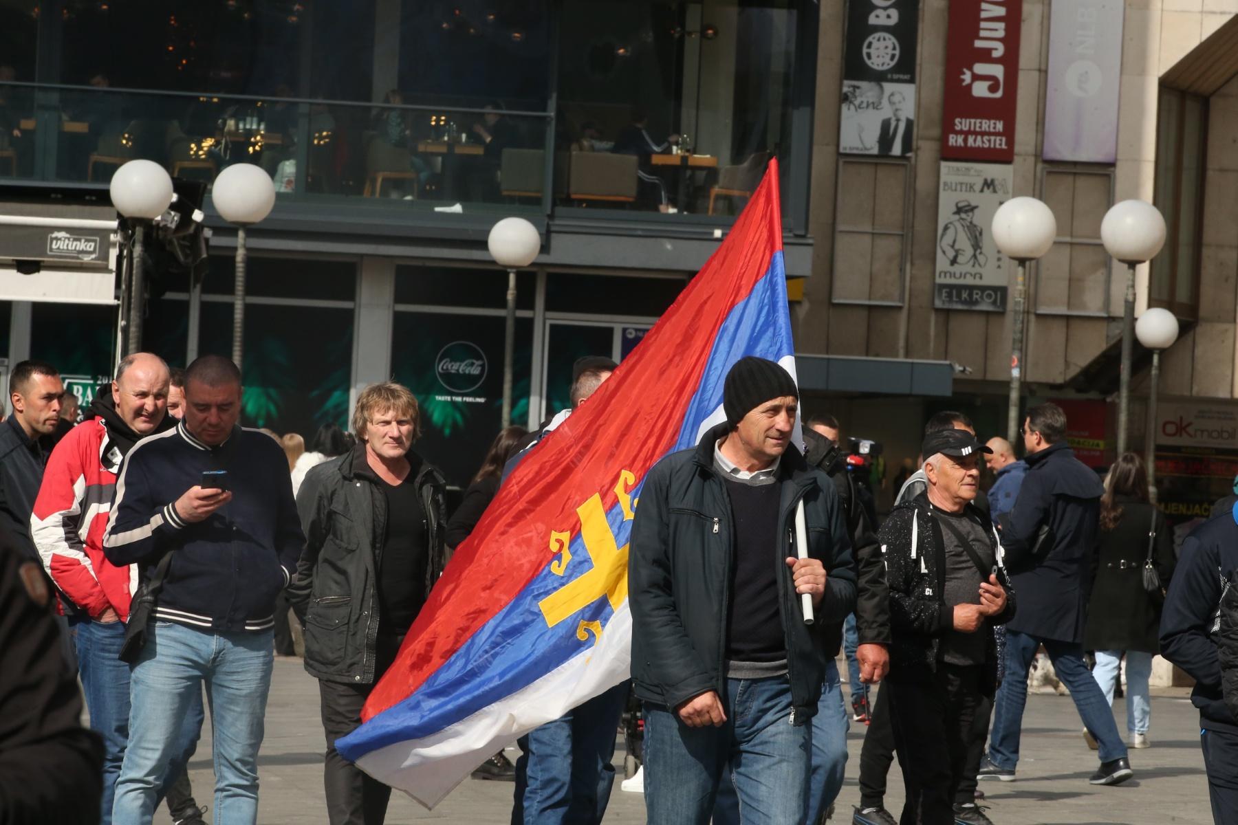 Učesnici skupa "Sloboda" pristižu na Trg Krajine - Avaz