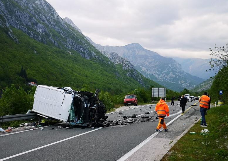 Kombi koji je učestvovao u nesreći - Avaz