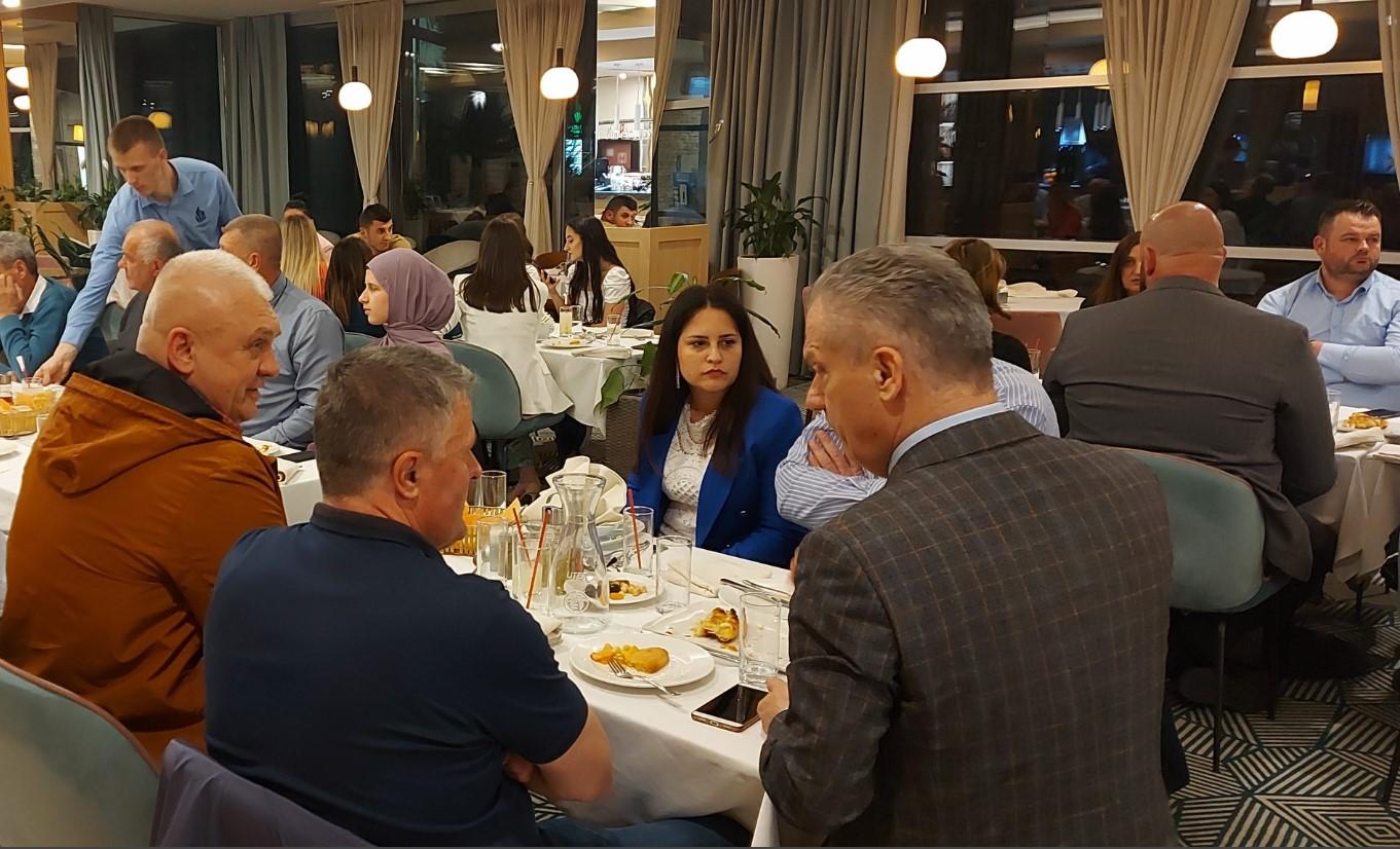 Iftaru je prisustvovao i predsjednik SBB-a Fahrudin Radončić - Avaz