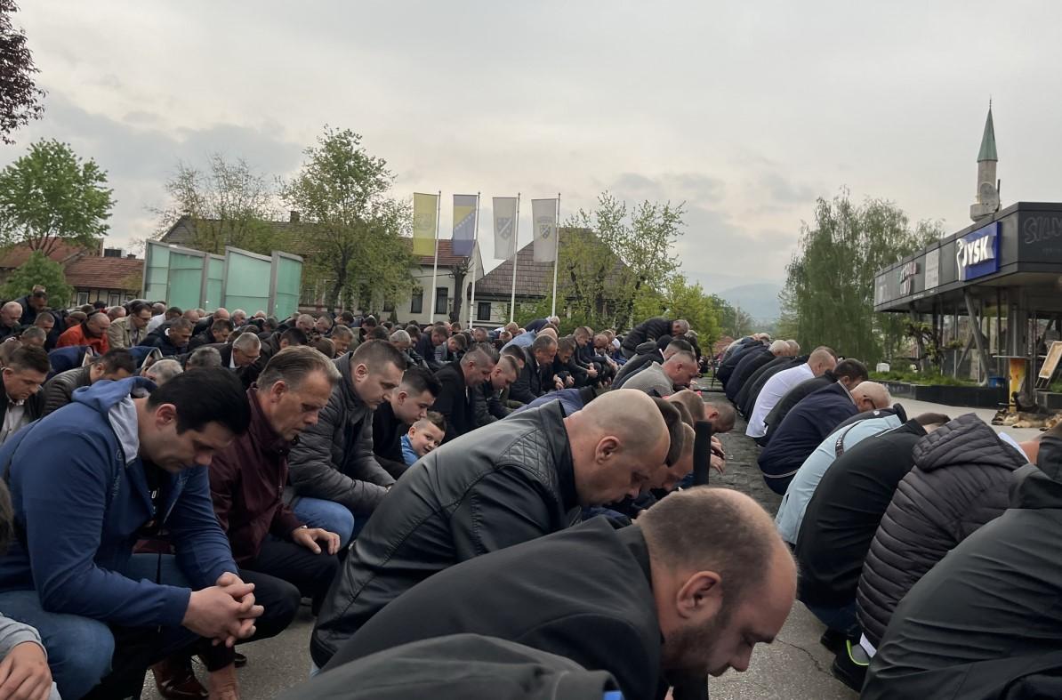 Hiljade Zeničana klanjalo bajram-namaz