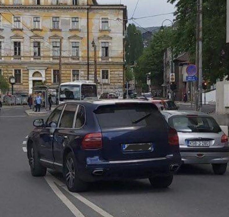 Vlasnik automobila tvrdi da nije vozio Porsche kojim je udaren student na Drveniji