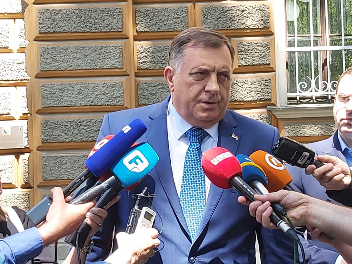 Dodik: Tražim ostavku Šefika Džaferovića, on krši Ustav