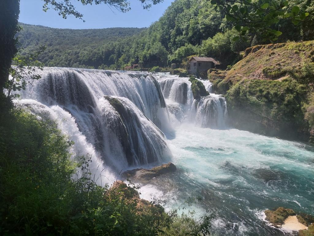 Štrbački buk, osvježenje u toplim danima uz prirodne vodopade