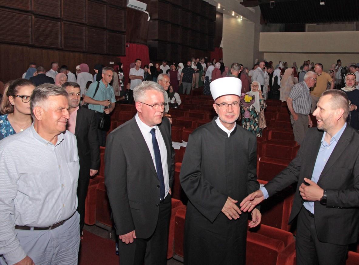 Učenici Behram-begove medrese izveli prigodnu akademiju povodom završetka školovanja - Avaz