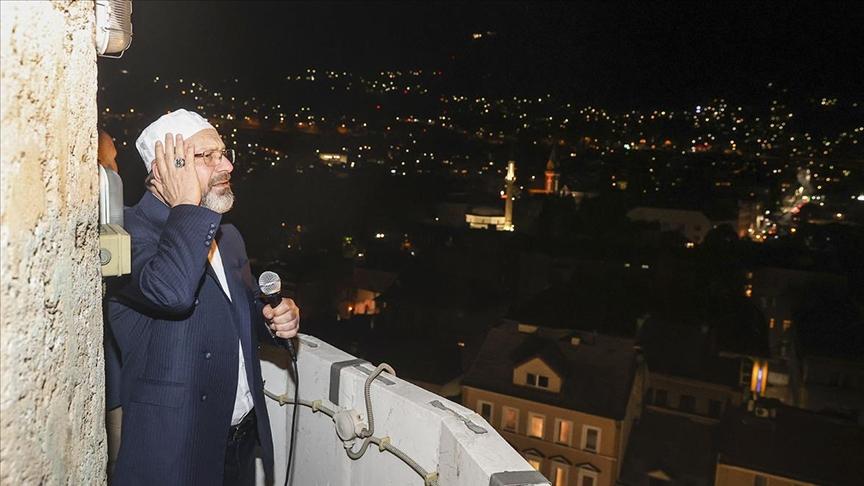 Ali Erbaš proučio ezan sa munare Gazi Husrev-begove džamije