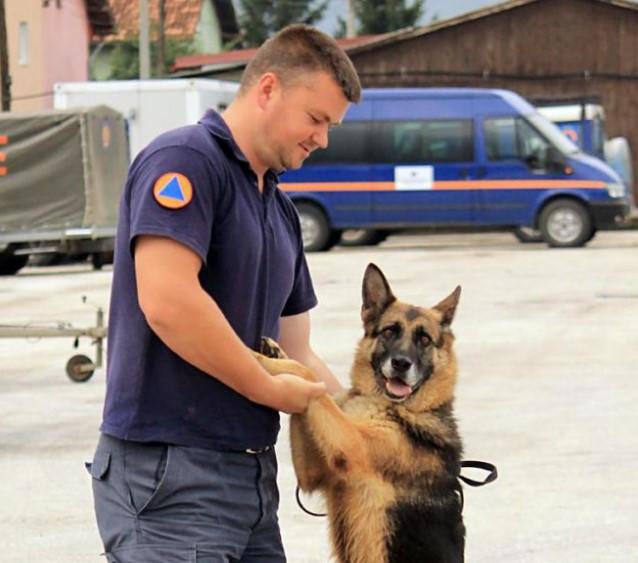 Pas Riko odlazi u penziju, a ženka belgijskog ovčara Najls postaje novi član Civilne zaštite