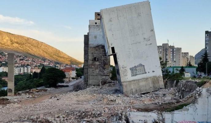 Rušenje zgrade u Mostaru nije prošlo kako treba, pojavio se i video