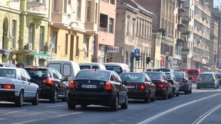 Gužva u centru grada - Avaz