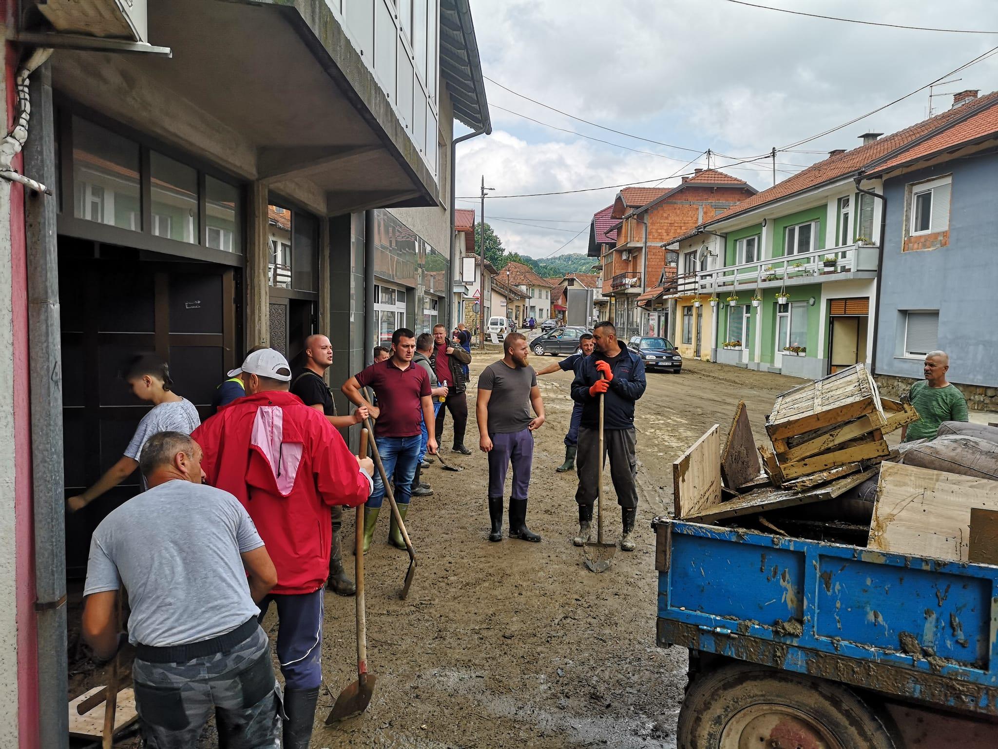 Sa lica mjesta - Avaz