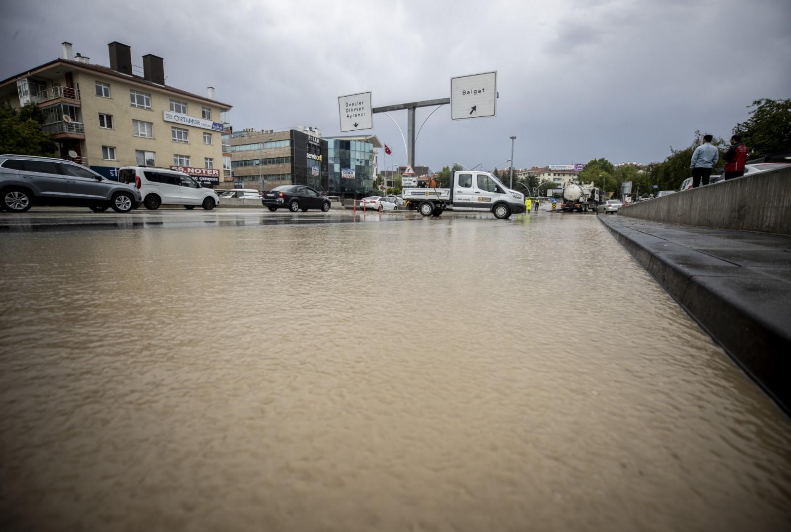 Jako nevrijeme pogodilo glavni grad Turske - Avaz