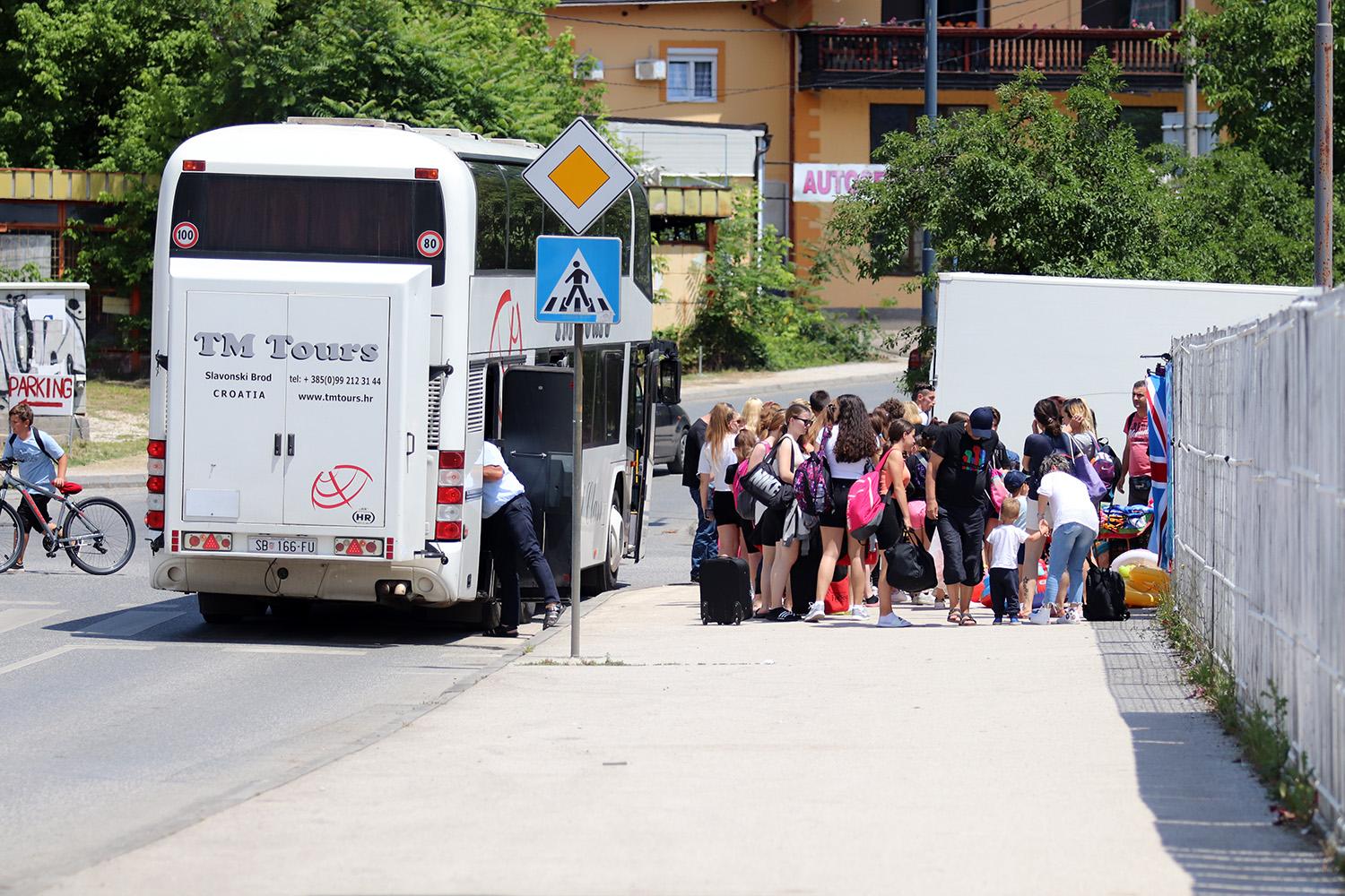 Stigli turisti iz regiona - Avaz