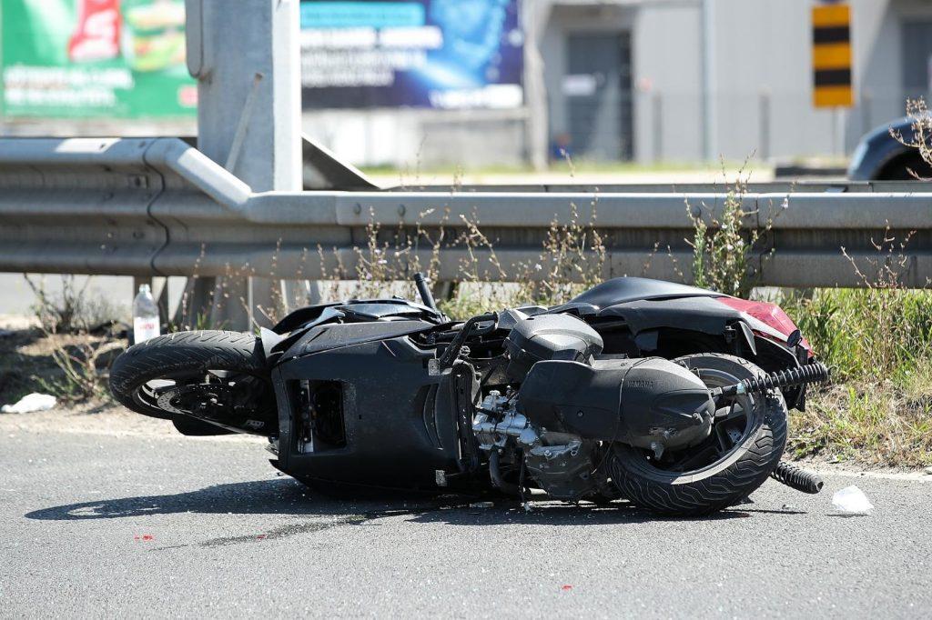 Motociklista teško povrijeđen u sudaru s Audijem