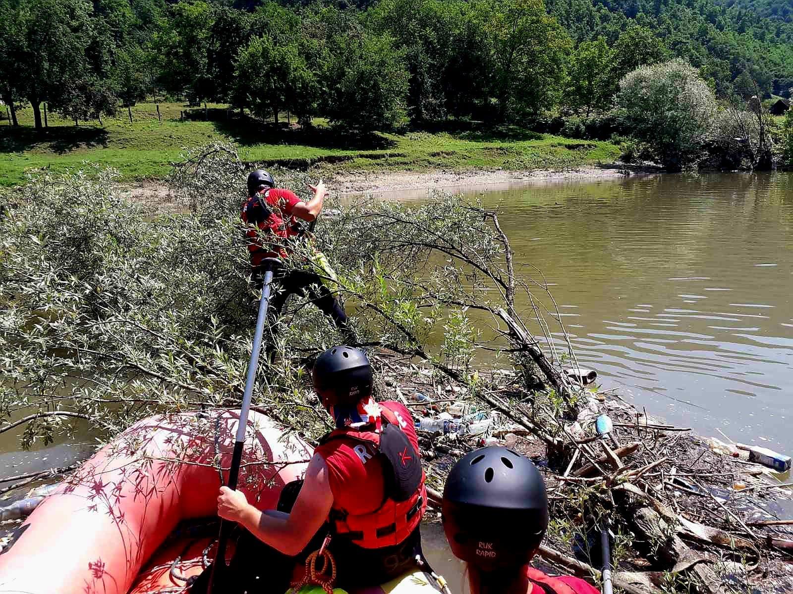 Pretraživane su sve ade, sprudovi i obale rijeke Bosne: GSS traga za nestalom Ismetom Bečić