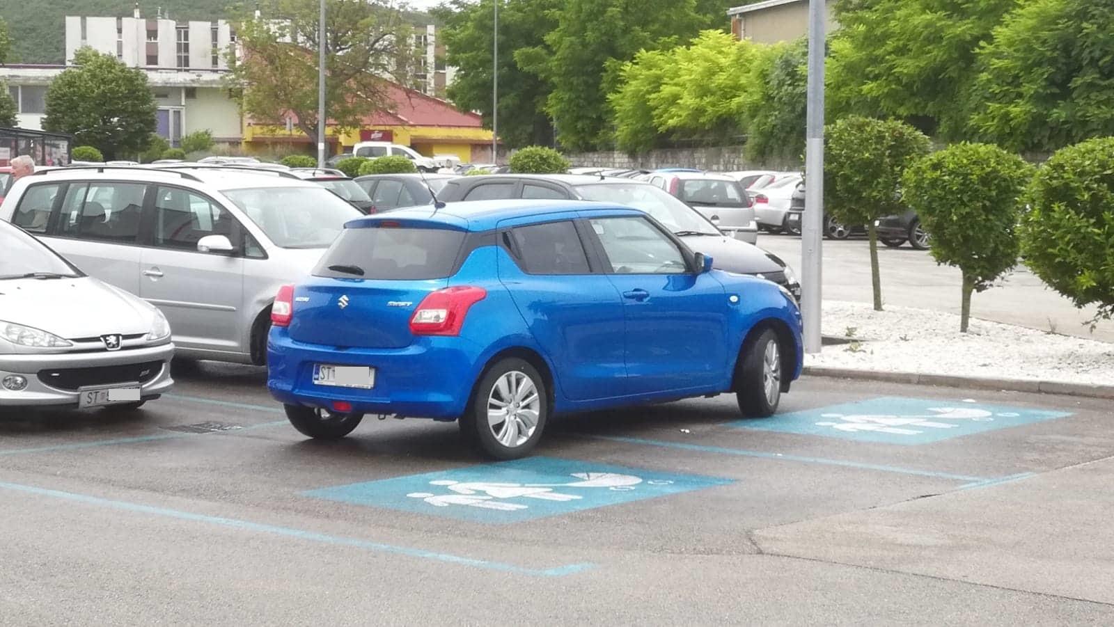 Parkiranje koje je hit na mrežama: Možda je igrao "Čovječe, ne ljuti se"