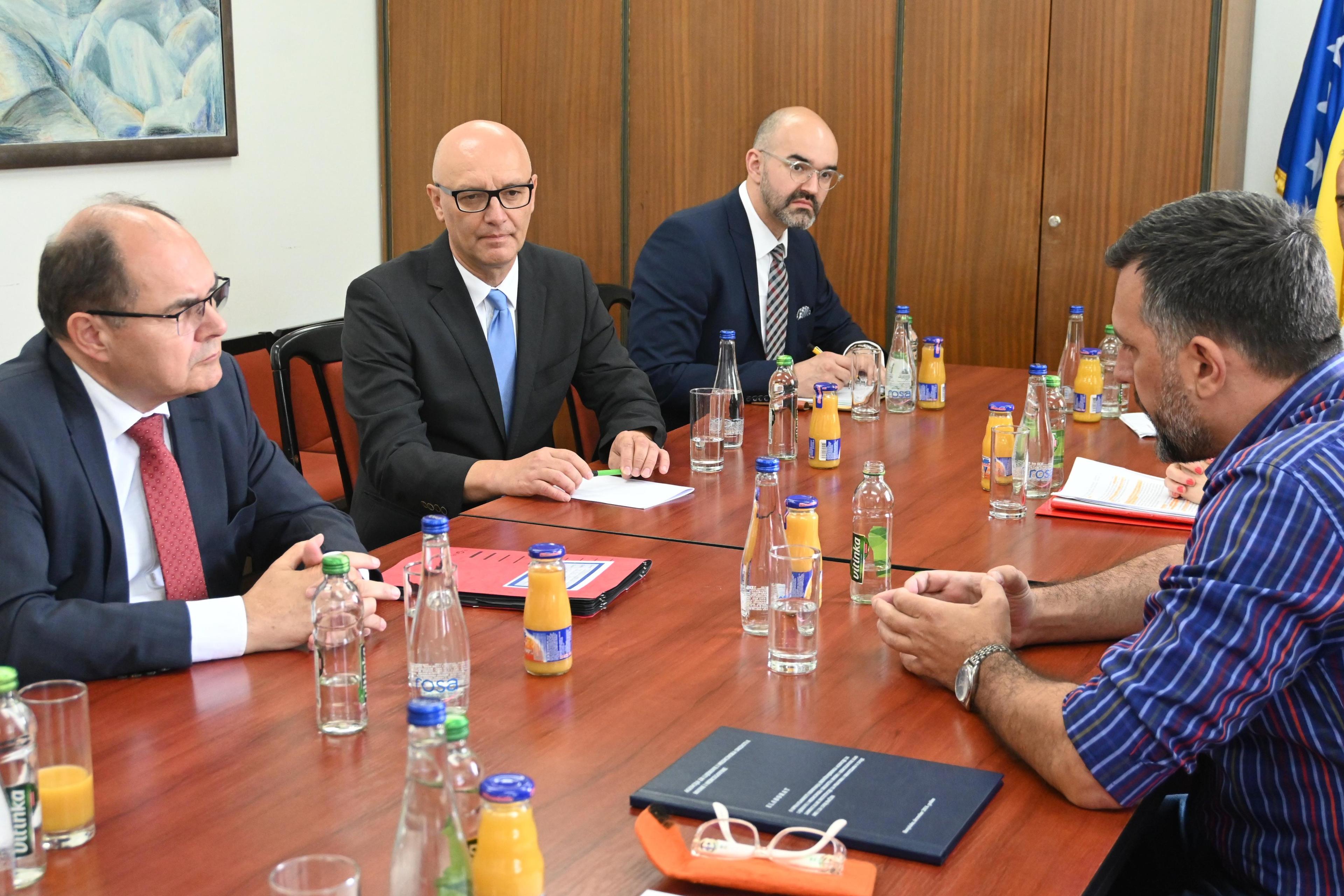 Šmit se sastao sa Zolakom: Agencija za lijekove mora nastaviti da obavlja svoj posao kako je propisano zakonom