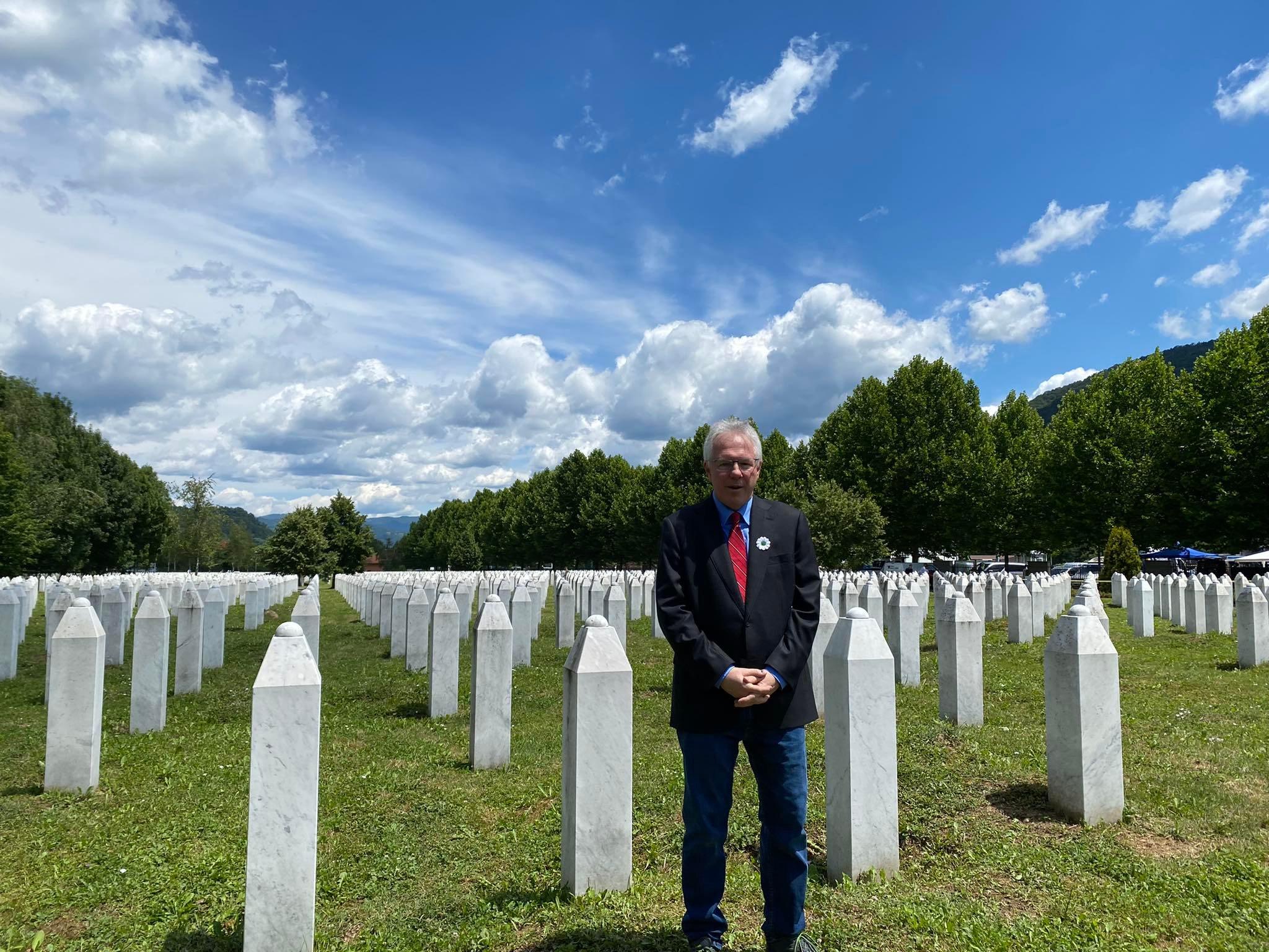 Ambasador Marfi odao počast žrtvama genocida u Srebrenici