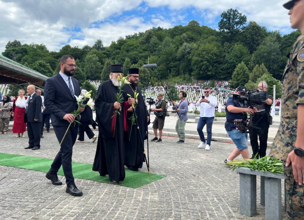 Mitropolit Mihailo odao počast žrtvama genocida u Srebrenici - Avaz