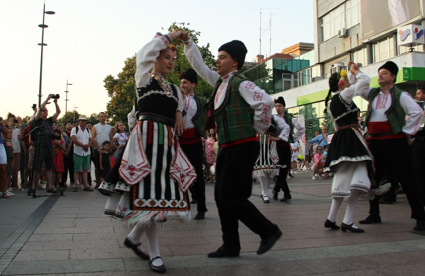 Petnaesti festival folklora u Nišu - Avaz