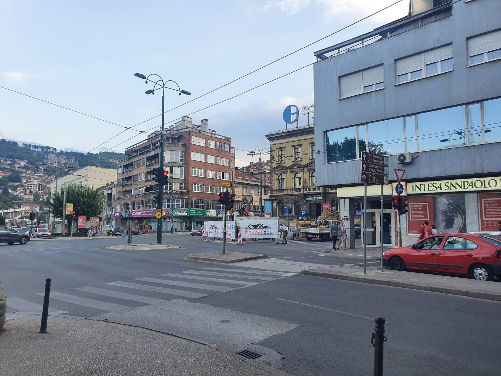 Blokirani radovi ispred zgrade BH Šuma - Avaz