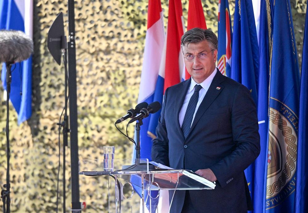 Plenković: Olujom je spriječeno da se u Bihaću desi genocid kao u Srebrenici