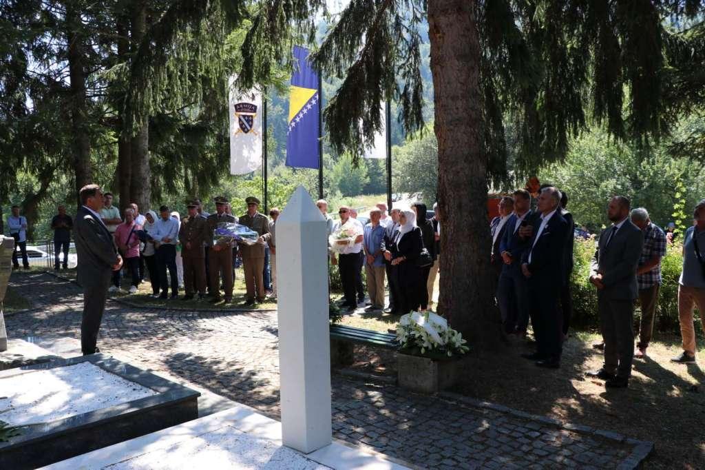 Položeno cvijeće na Velikom Polju, Mrazištu i Brezovači - Avaz