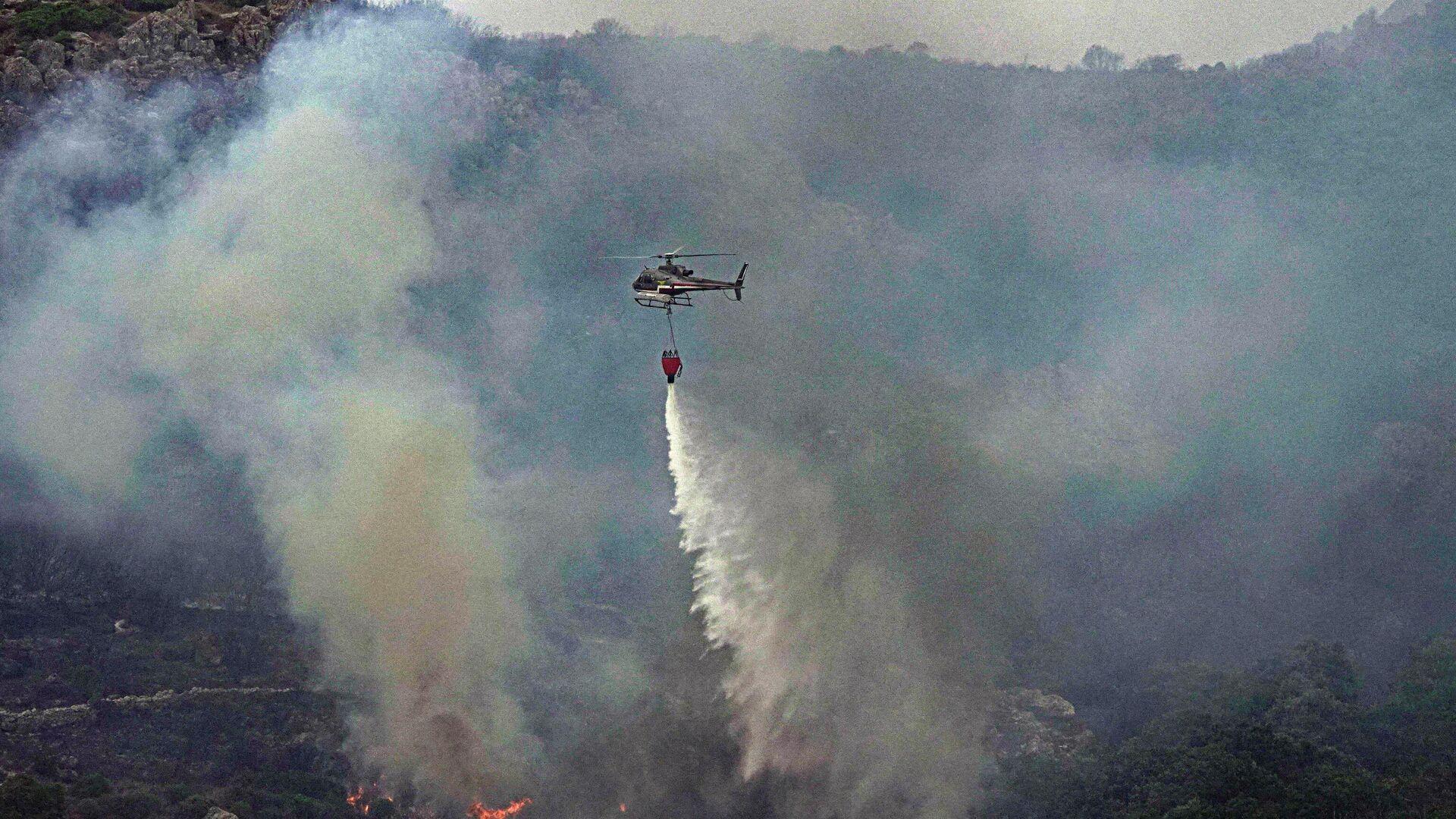 Dva helikoptera Helikopterskog servisa RS od jutros na požarištu - Avaz