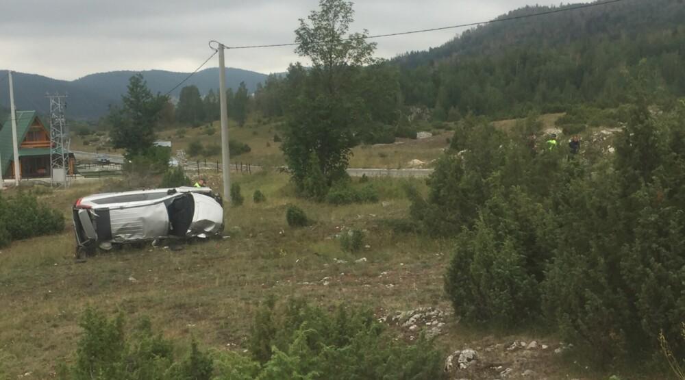 Volvo sletio s ceste, povrijeđene tri osobe mlađe od 20 godina