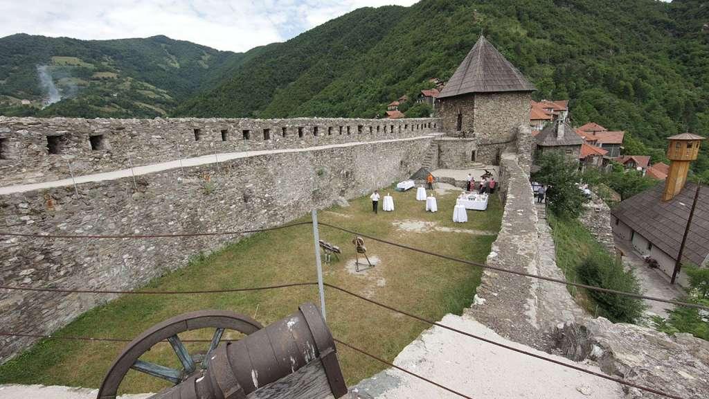 Tvrđava Vranduk ponovo omiljena destinacija turista i školaraca