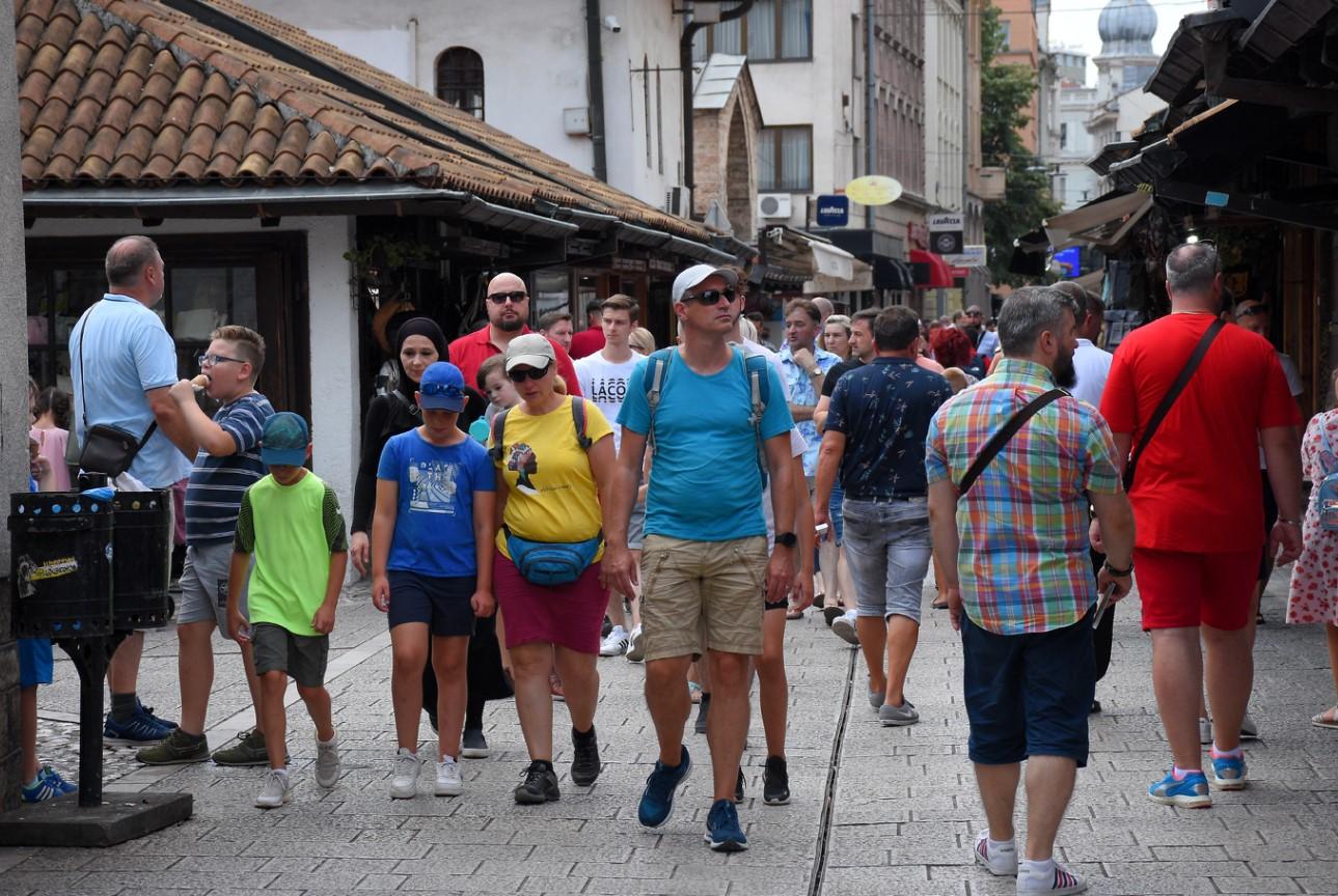 Danas sunčano, sutra moguća kiša, a do kraja sedmice temperatura će biti do 40 stepeni