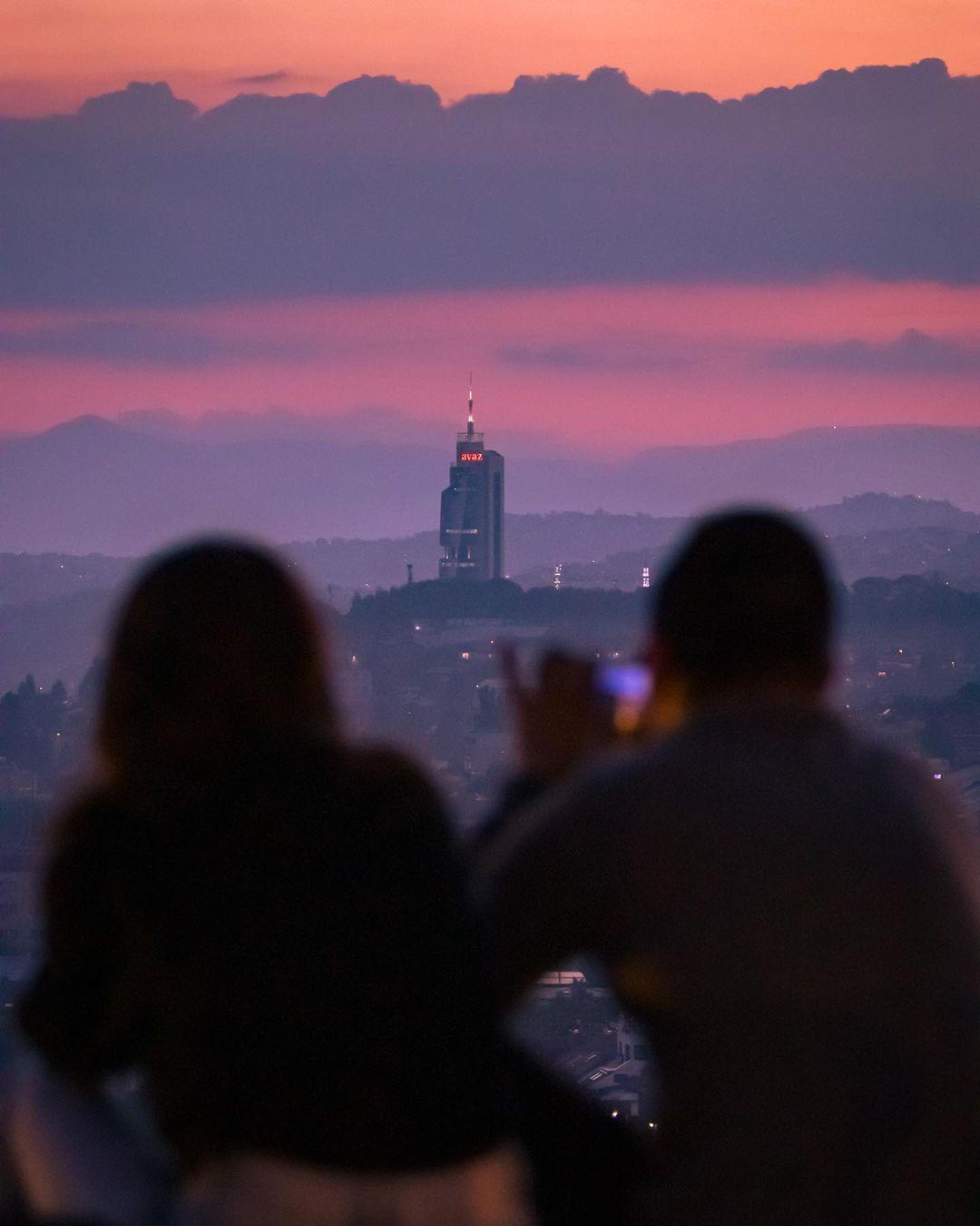 Kad spojite Sarajevo, zalazak sunca i "Avaz Twist Tower", dobijete čarobnu fotografiju