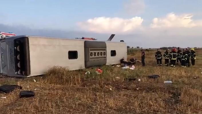 Uhapšen vozač autobusa koji je sletio s puta kod Leskovca: Poginula djevojka, više od 30 ljudi povrijeđeno