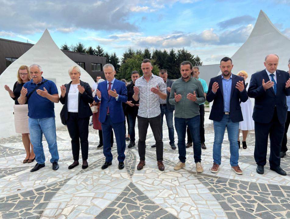 SBB delegation headed by President Radončić prayed at the Šehid memorial - Avaz