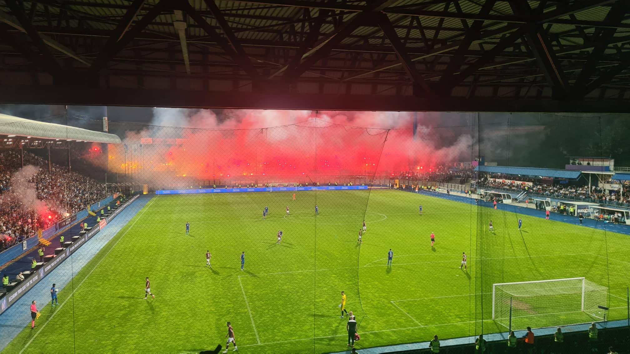 Atmosfera na južnoj tribini - Avaz