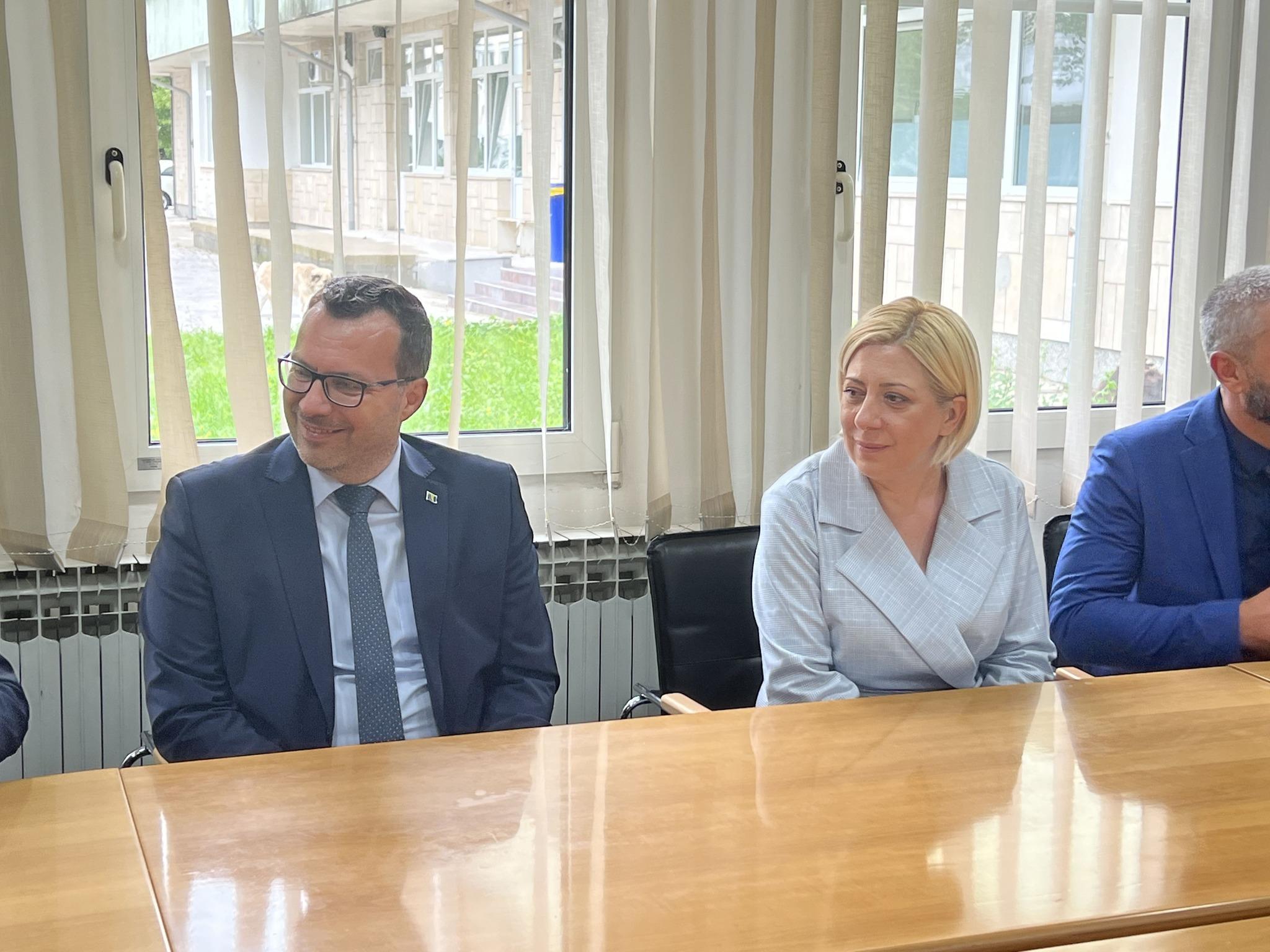 SBB started the campaign with a visit to the maternity hospital in Bihać - Avaz