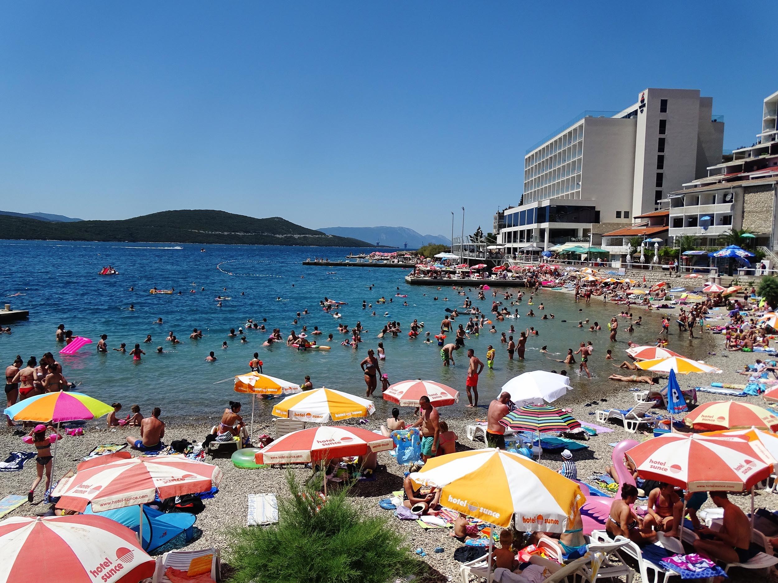 Neum i dalje pun turista - Avaz