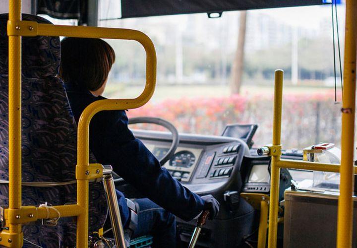 Žena rodila sina u autobusu, dječak dobio besplatne vožnje do 18. godine