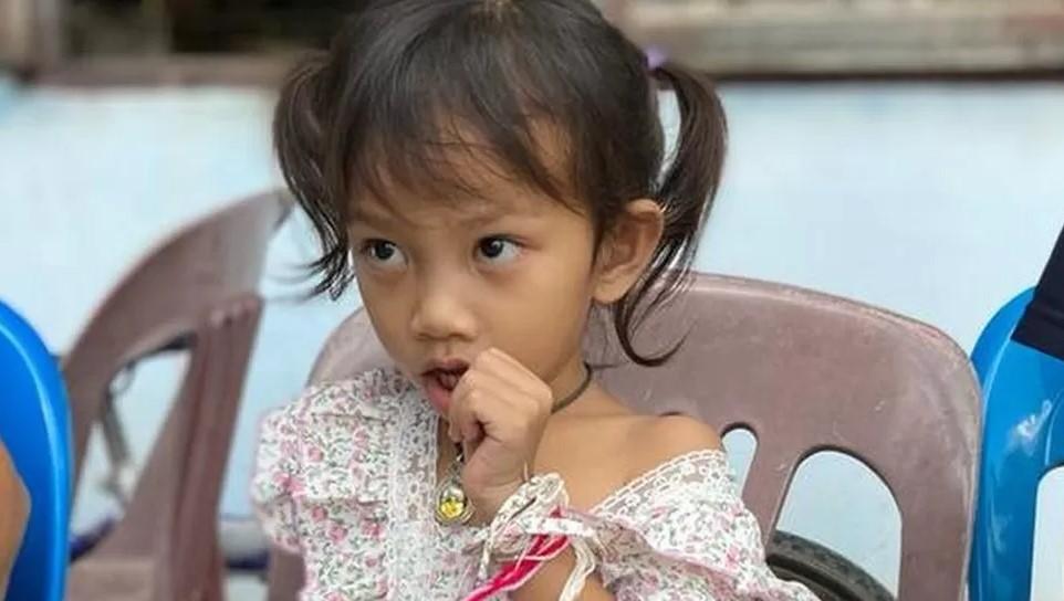 Trogodišnjakinja jedina preživjela masakr na Tajlandu, sklupčala se uz tijela drugara iz vrtića