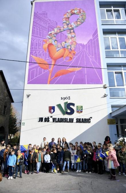 Mural naslikan na školi - Avaz