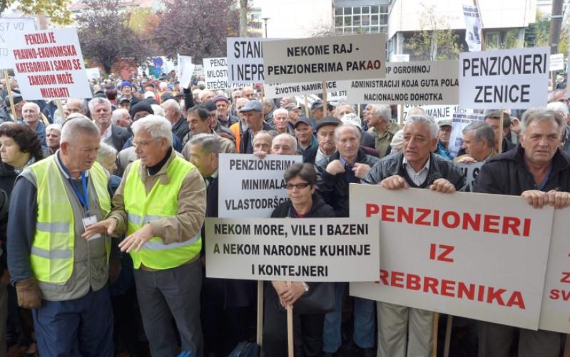 Ako se ne uvaže njihovi zahtjevi: Penzioneri prijete Novaliću protestima pred Vladom FBiH