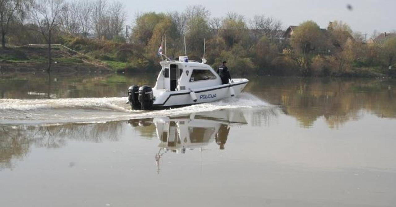 Odmah su na noge dignuti i pripadnici HGSS-a pa su udruženim snagama spasili pothlađene ljude - Avaz