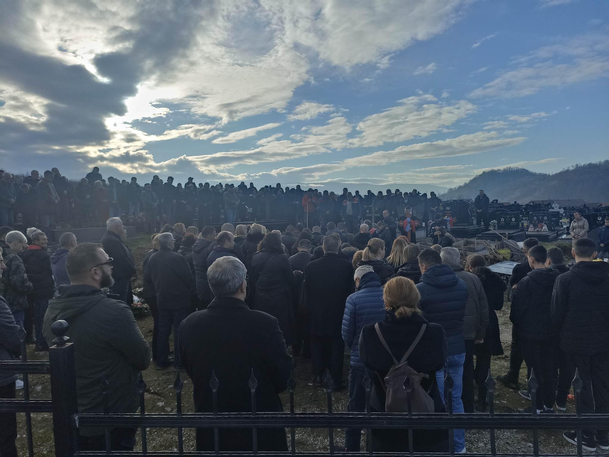 Na oproštaj su stigli brojni sportski radnici - Avaz