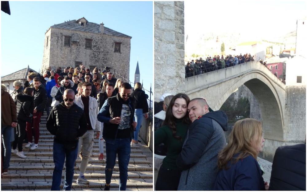 Mostar vrvi od turista, skokovi sa Starog mosta smjenjuju se kao na traci