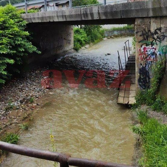 MUP KS o tragediji u Hadžićima: Zvala nas je dječakova majka, radi se o sinu policajca  