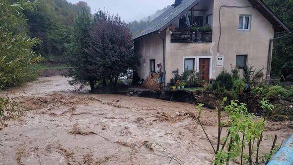 Fojnica pod vodom - Avaz