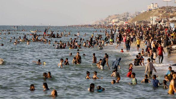 Palestinci pobjegli od stalnog granatiranja - Avaz