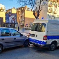 Bijeljinac pijan automobilom udario u policijsko vozilo 