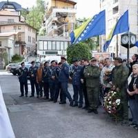 Zastave, ljiljani, uniforme: Članovi "Zelenih beretki" u bivšoj Dobrovoljačkoj odali počast poginulim saborcima