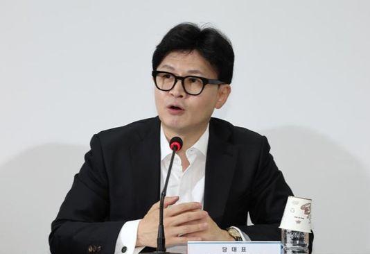 Han Dong-hun  - Avaz