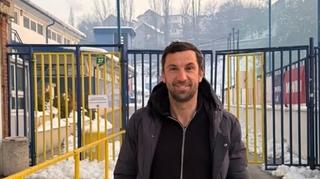 Legendarni Darijo Srna posjetio stadion Grbavicu, uz fotografiju "prozvao" dva željovca